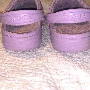 Great condition Lavender Crocs only 20$